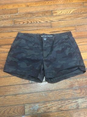 GAP Women's Black Camouflage Bermuda Shorts